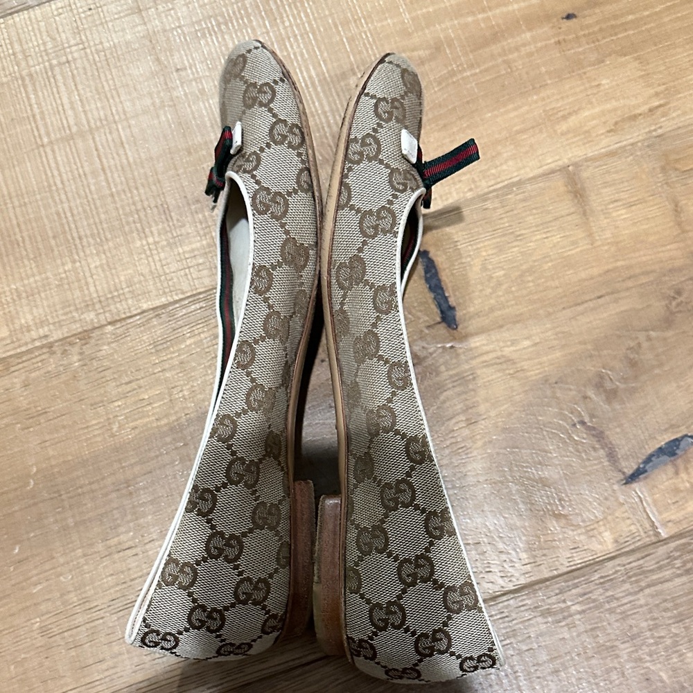 Gucci Women's Tan and Brown Ballet Flats with Red and Green BowAccents - Picture 8 of 11